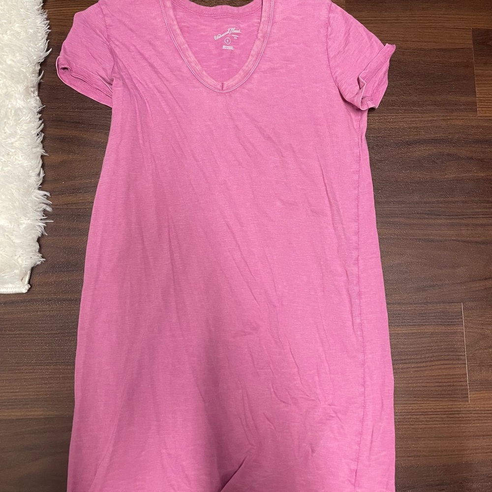 Long pink casual dress.